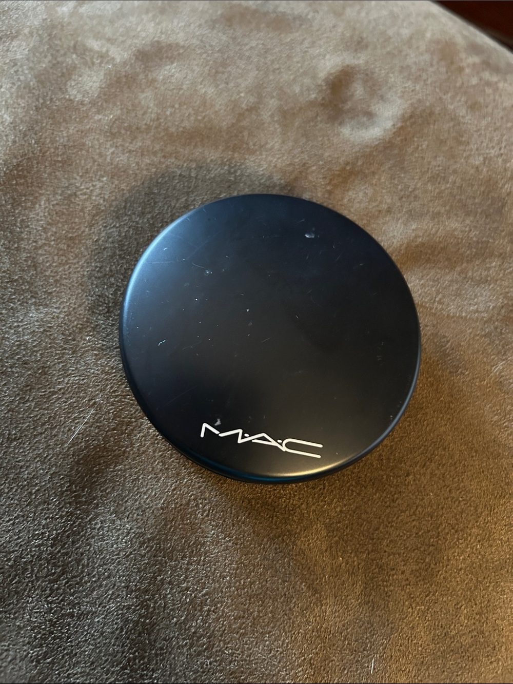 MAC Cosmetics Pressed Powder Compact - Black